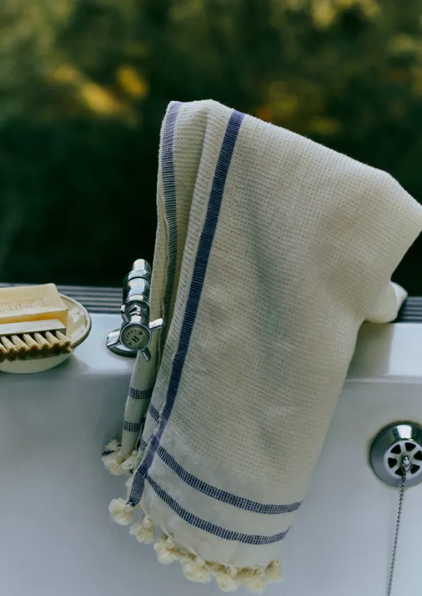 TOAST Bathroom*Enamel Soap Dish